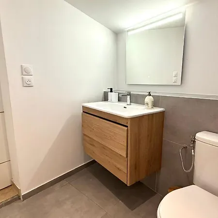 Avec Parking Terrasse Et Proche De La شقة *